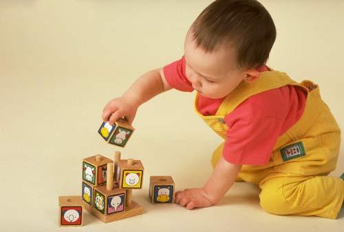 Đồ chơi giáo dục giúp bé phát triển trí tuệ toàn diện