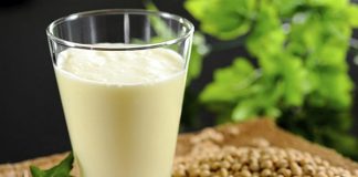 Bà bầu có nên uống sữa đậu nành hay không?